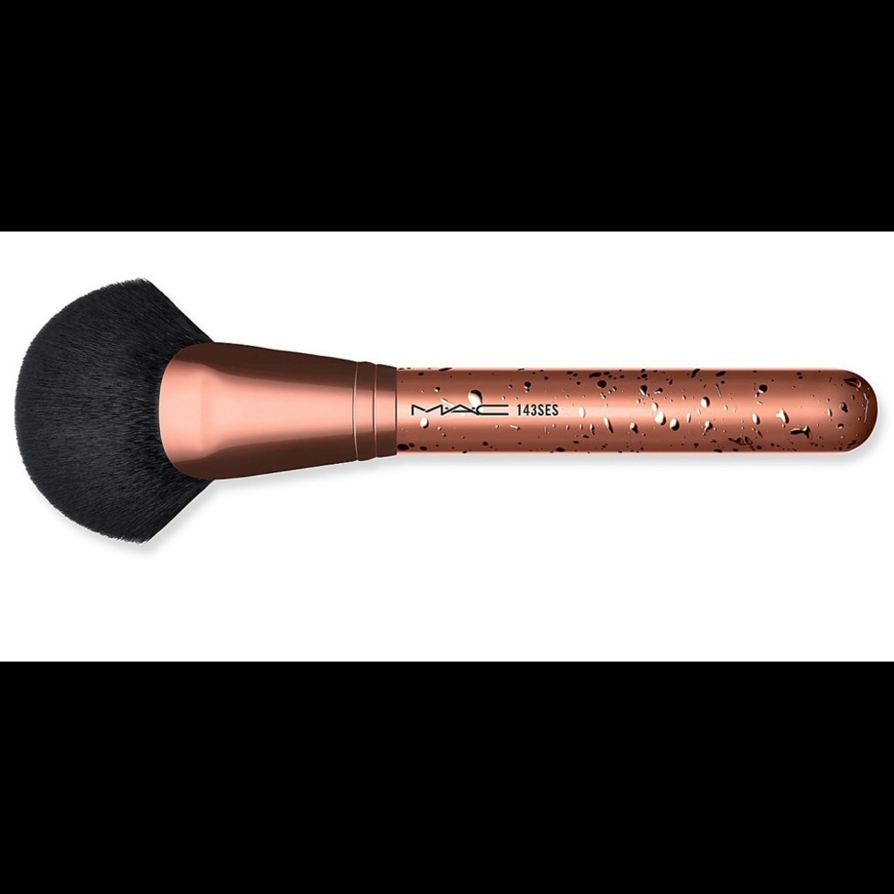 Bronzer 143 SES Medium Face Fan Brush - Picture 4 of 4